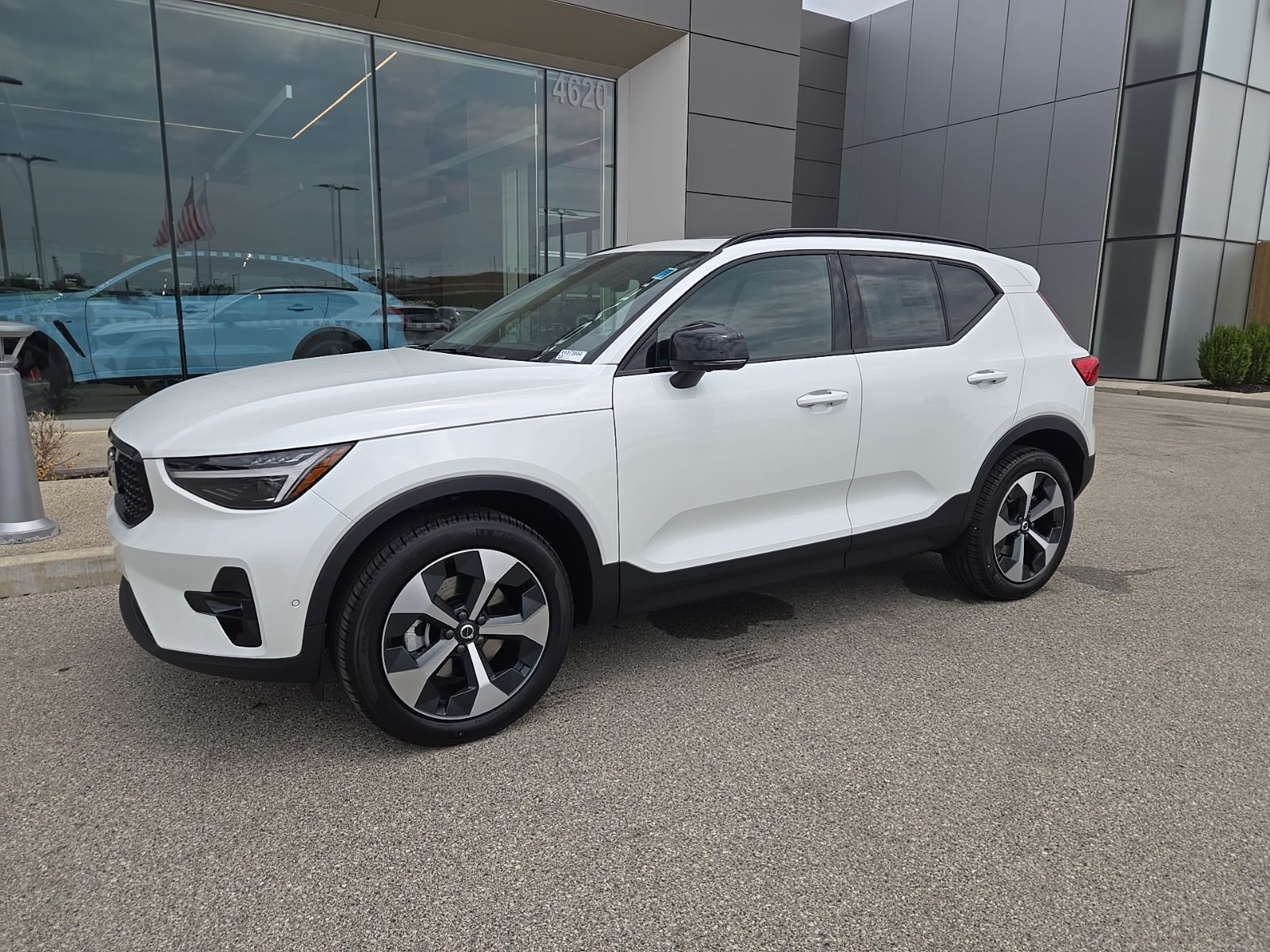 2026 Volvo XC40 Plus