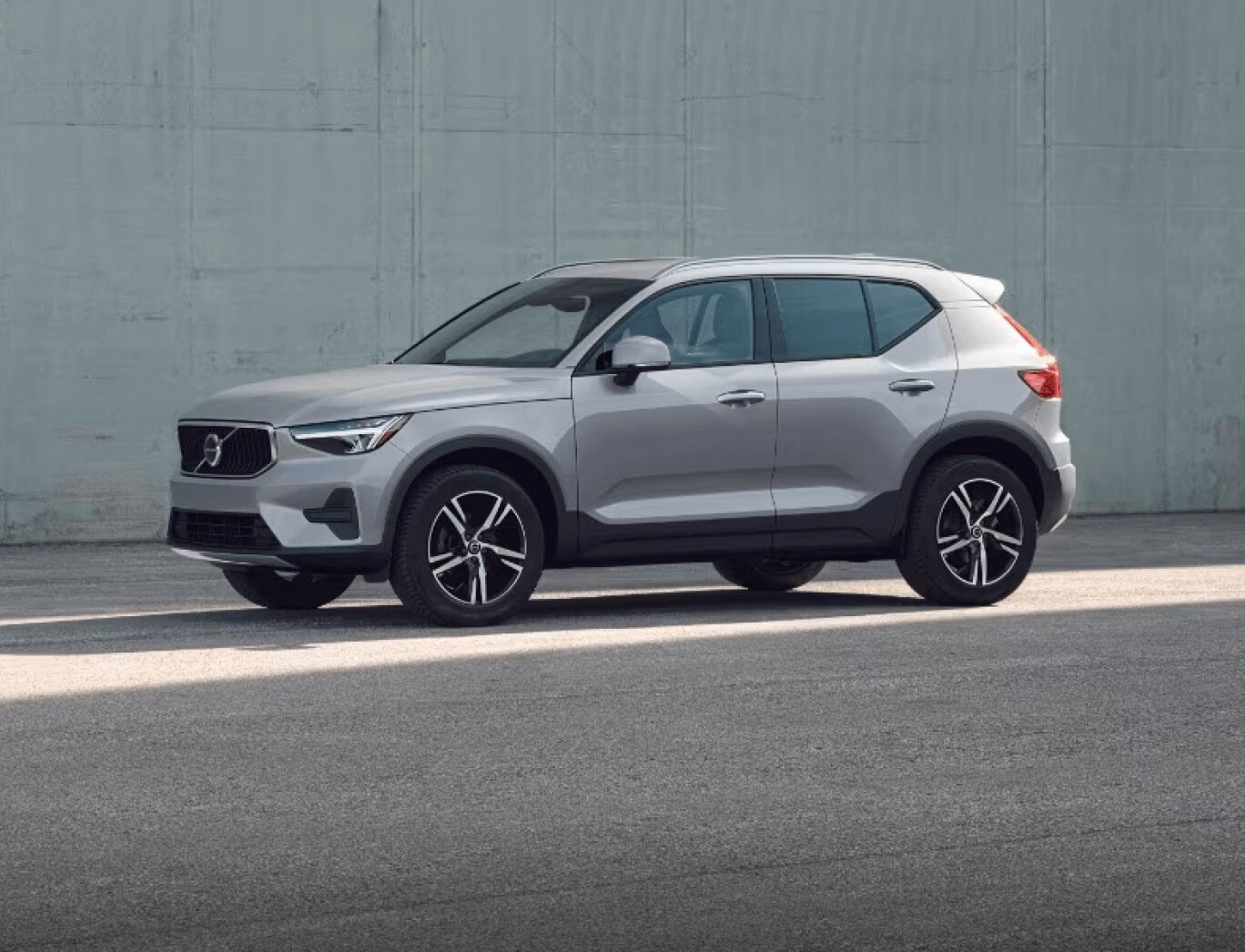 2024 Volvo XC40 Dimensions Interior & Exterior