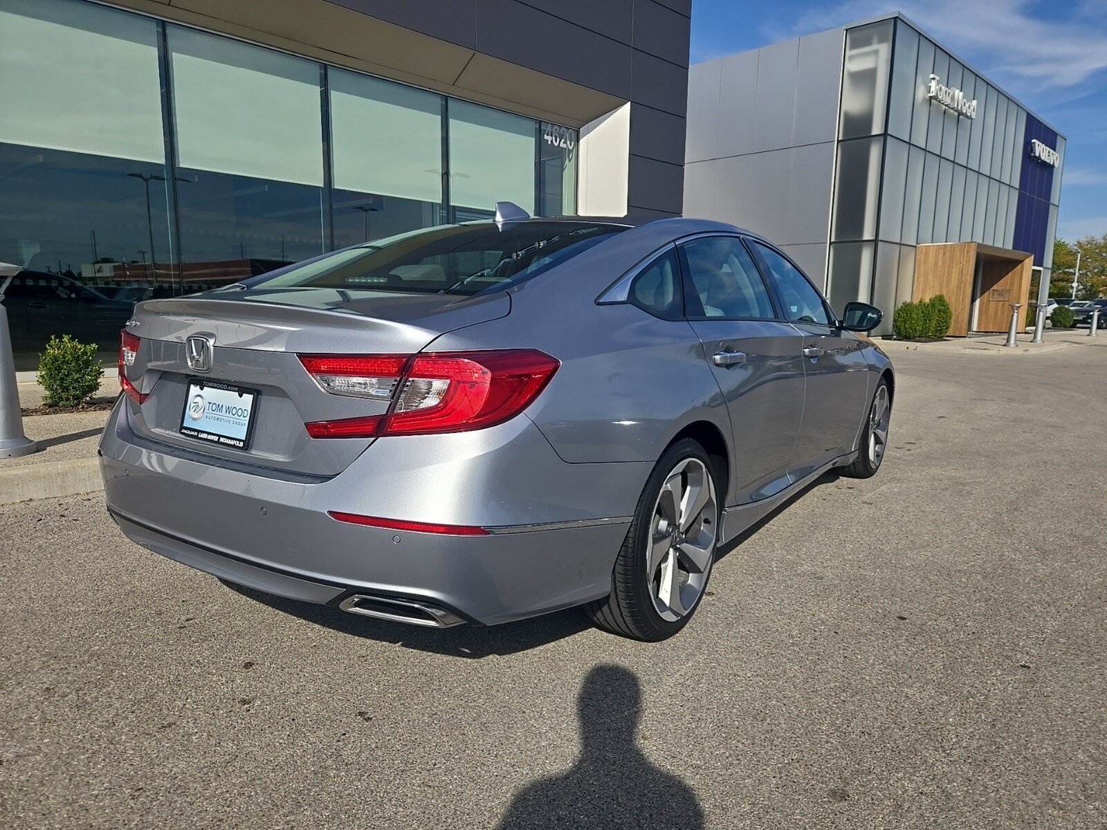 2018 Honda Accord Touring photo 2