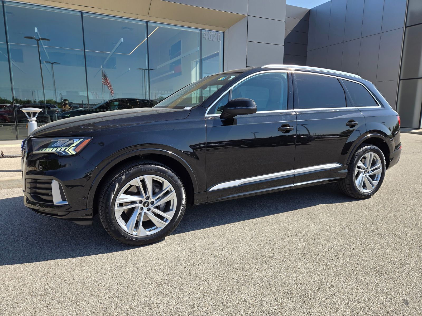 2023 Audi Q7 45 Premium Plus quattro Tiptronic's photo