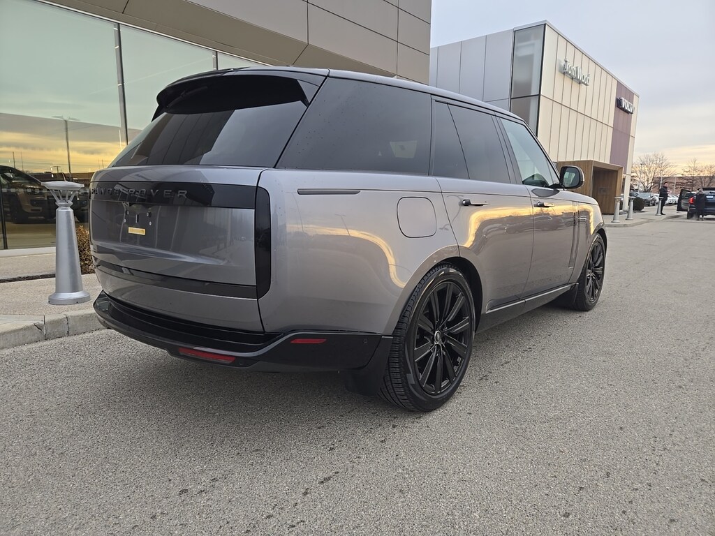 Used 2025 Land Rover Range Rover Plug-In Hybrid SE SUV