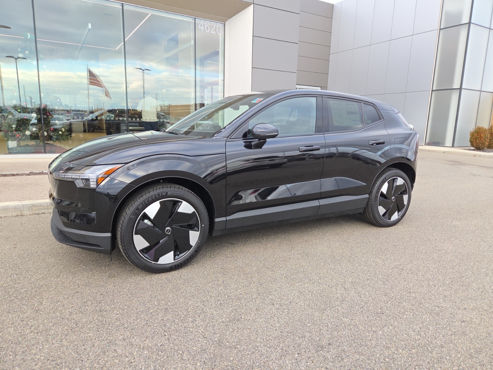 2025 Volvo EX30 Plus's photo