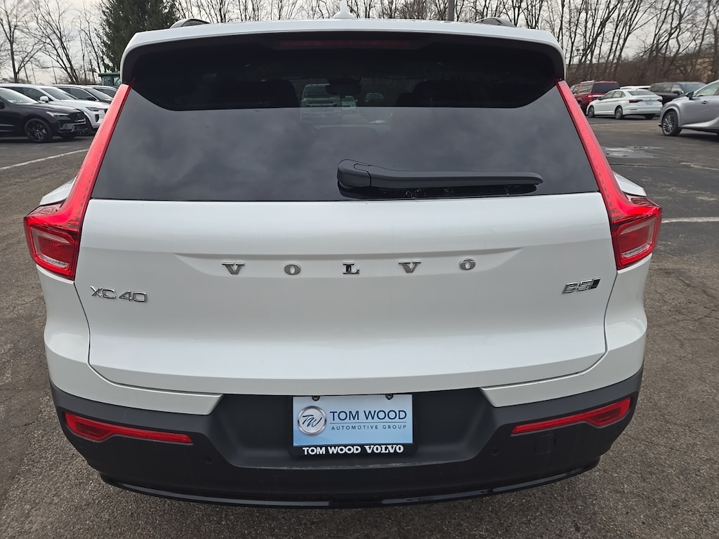 New 2026 Volvo XC40 B5 Plus SUV