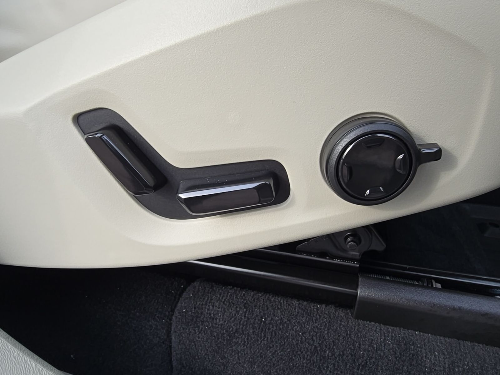 2026 Volvo XC90 Ultra - Photo 23