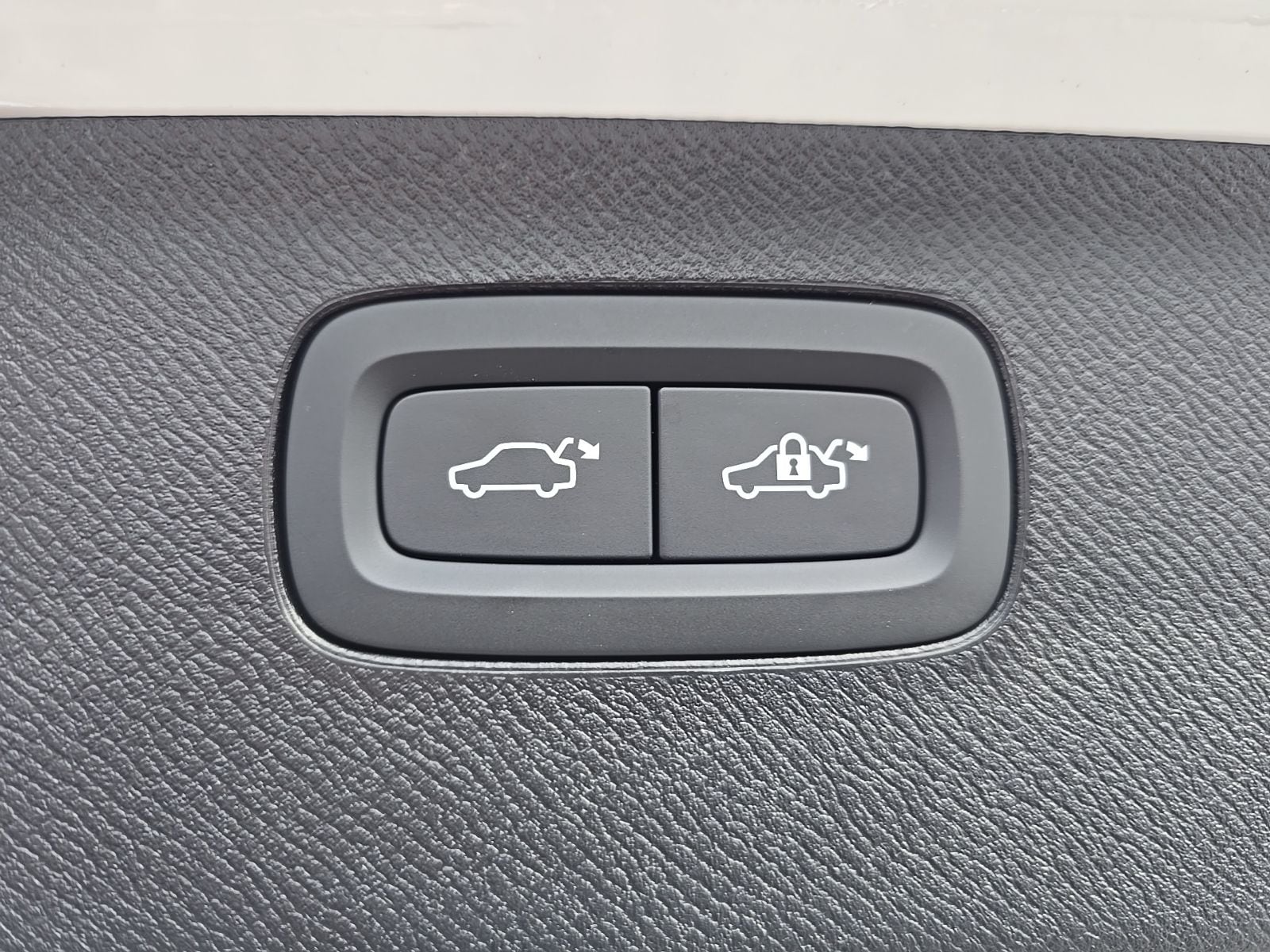 2026 Volvo XC90 Ultra - Photo 33