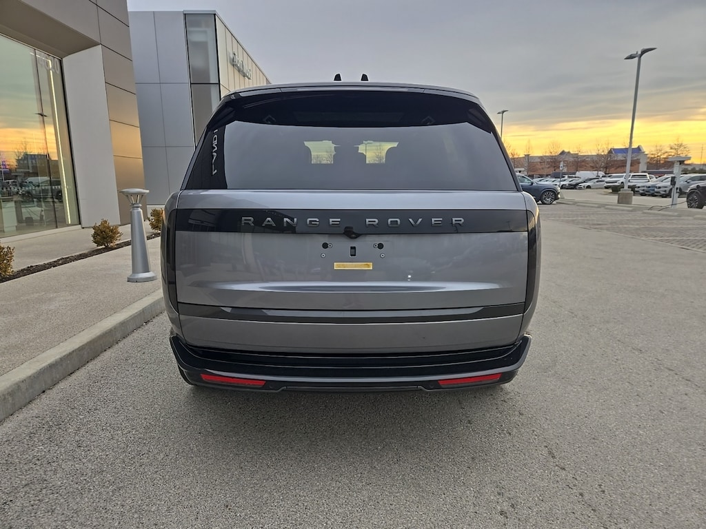 Used 2025 Land Rover Range Rover Plug-In Hybrid SE SUV