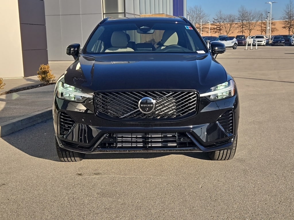 New 2026 Volvo XC60 plug-in hybrid T8 Plus SUV