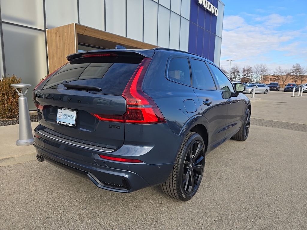 New 2026 Volvo XC60 B5 Ultra Black Edition SUV