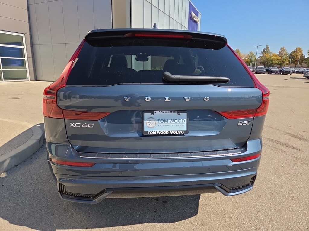 New 2026 Volvo XC60 B5 Plus SUV