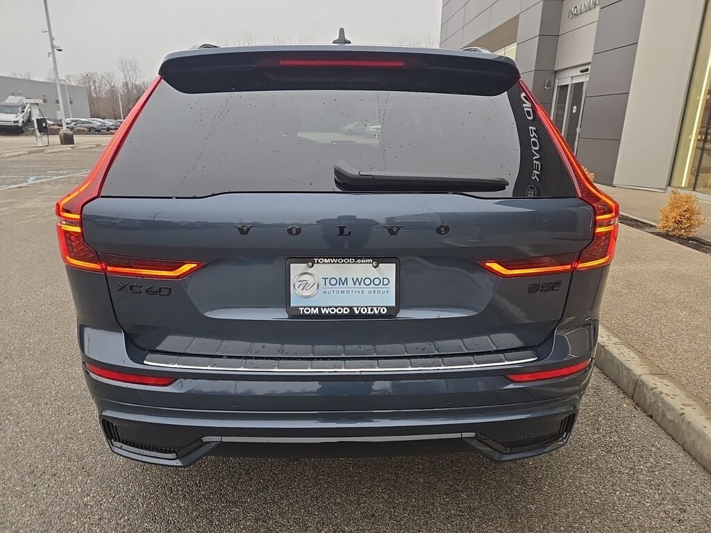 New 2026 Volvo XC60 B5 Ultra Black Edition SUV