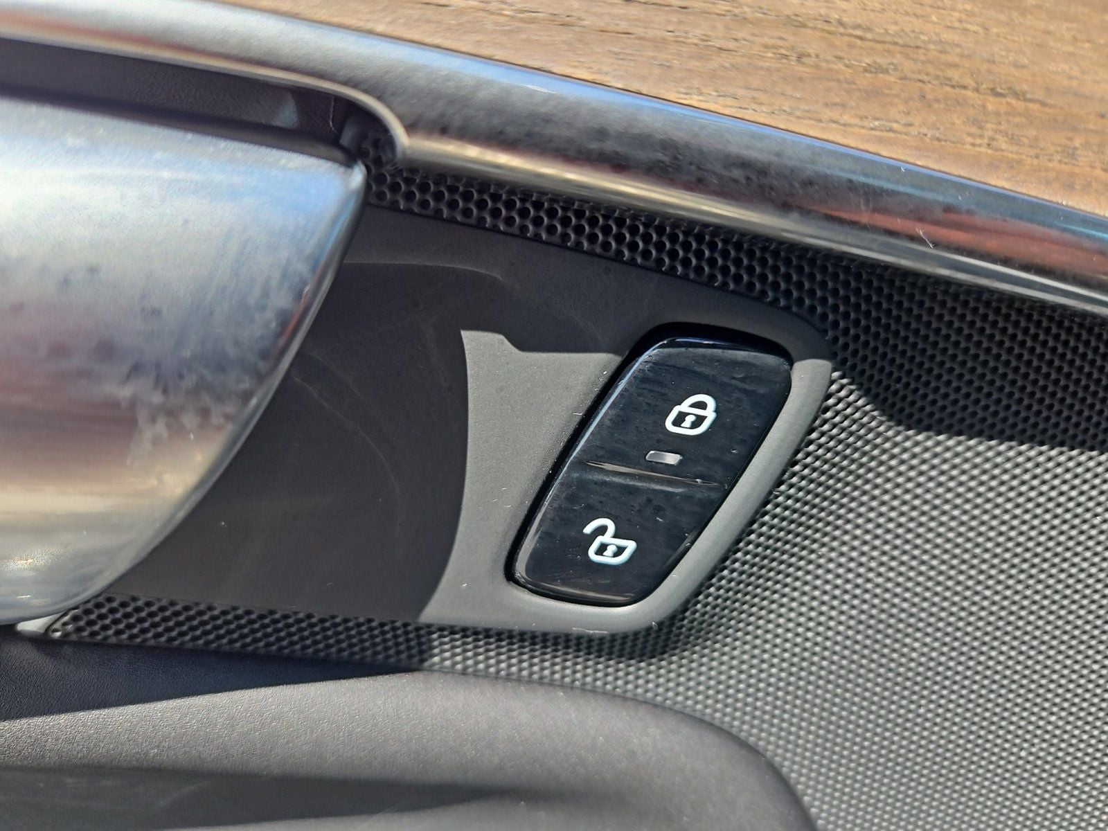 2026 Volvo XC90 Plus - Photo 25
