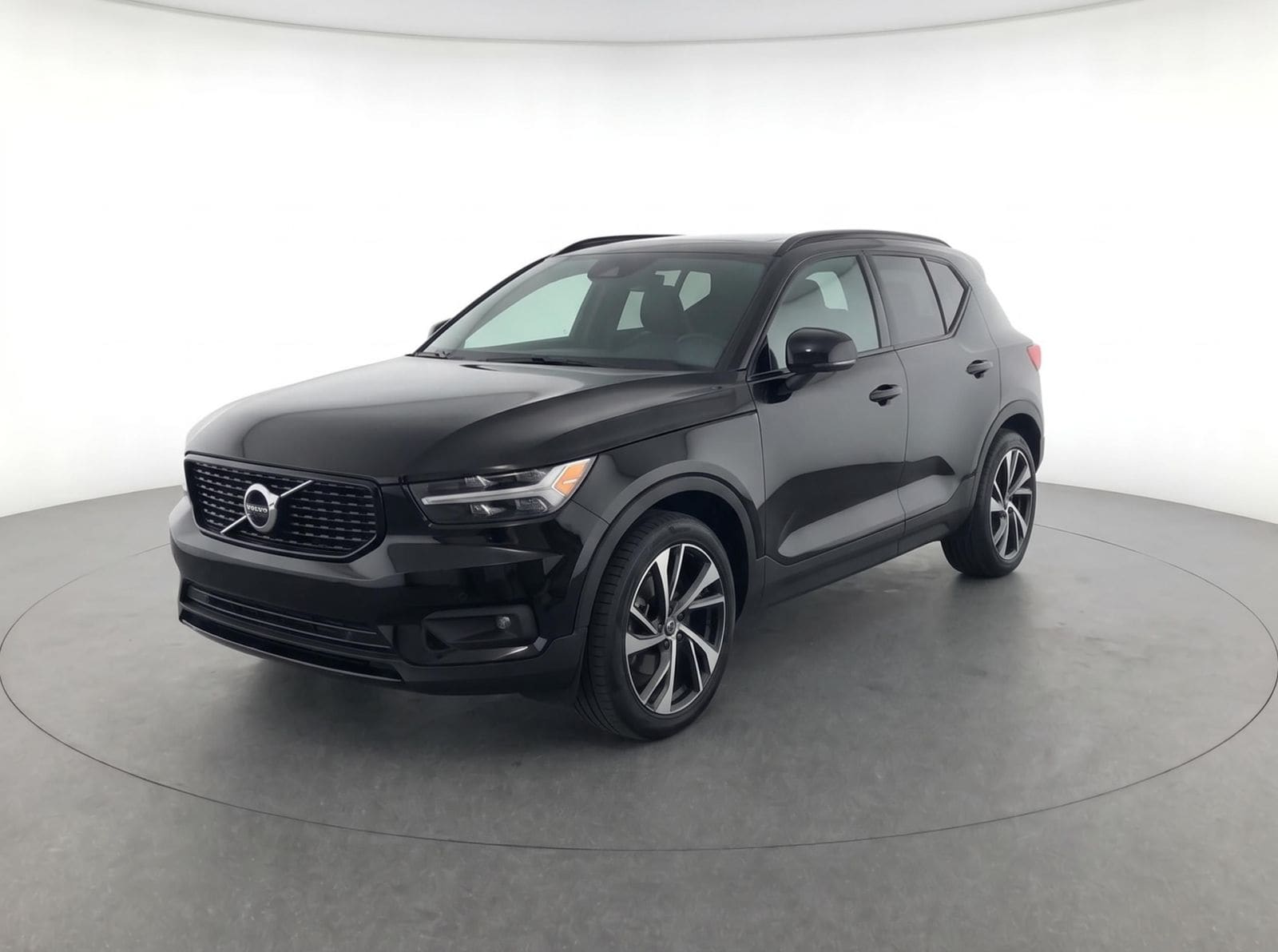 2019 Volvo XC40 T5 R-Design AWD's photo