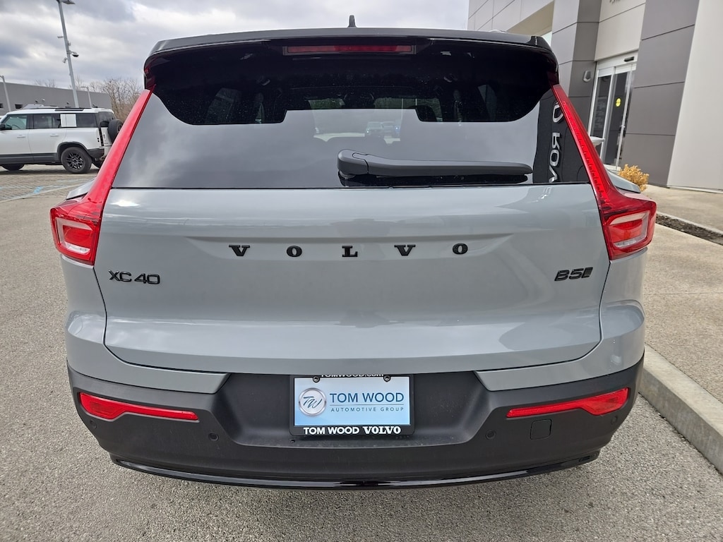 New 2026 Volvo XC40 B5 Ultra Black Edition SUV