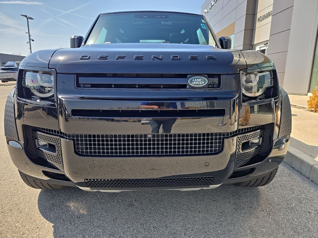 Used 2024 Land Rover Defender 90 V8 SUV