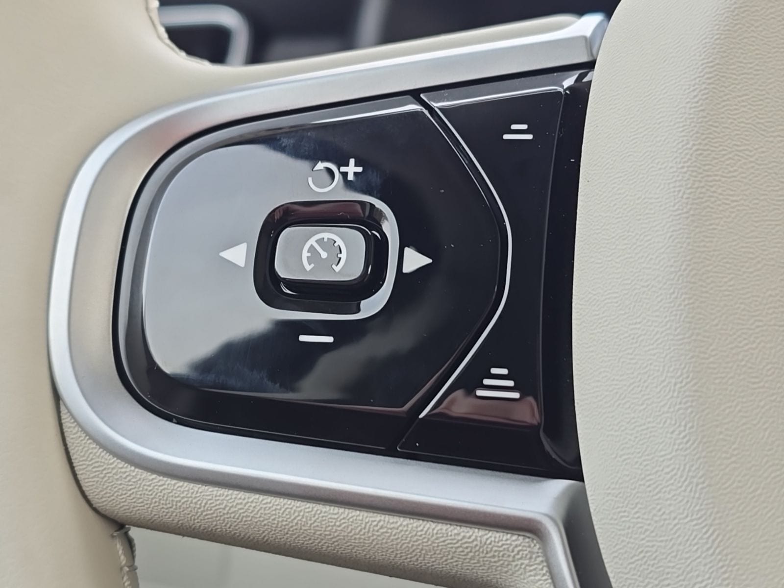 2026 Volvo XC90 Ultra - Photo 37