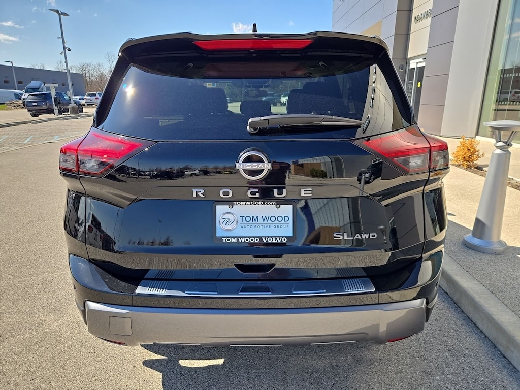 Used 2024 Nissan Rogue SL SUV