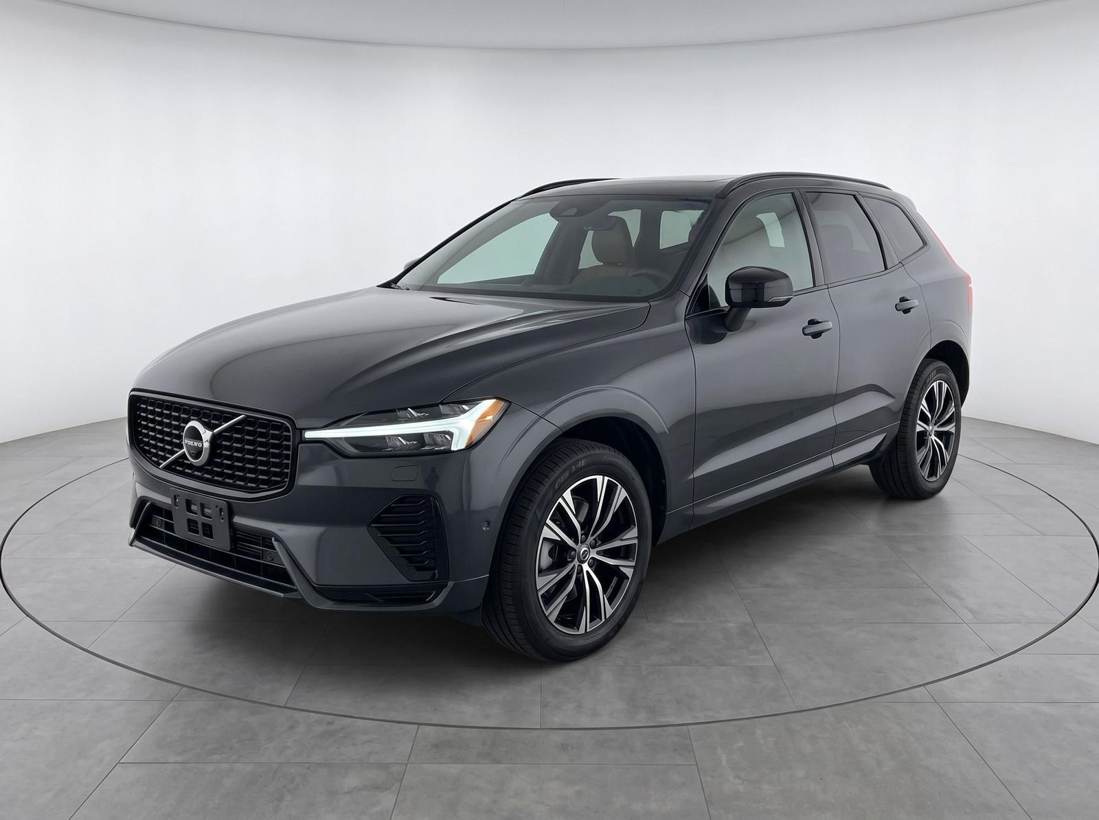 2025 Volvo XC60 B5 Plus Dark AWD's photo