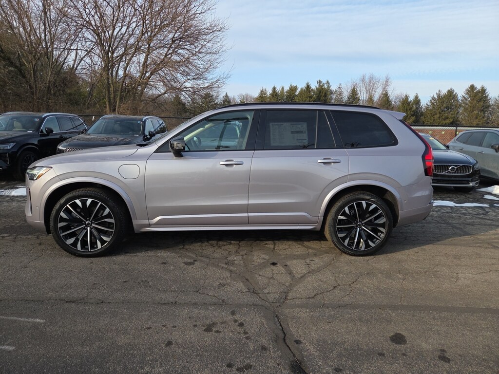New 2026 Volvo XC90 plug-in hybrid T8 Ultra Dark Theme 6-Seater SUV