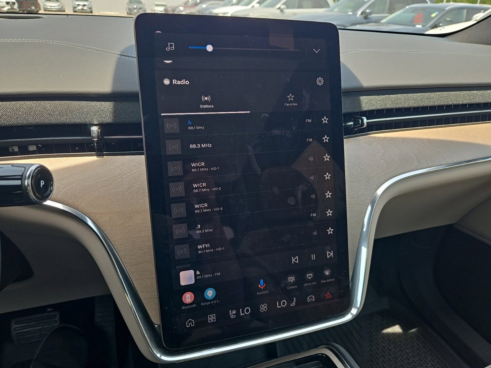 2025 Volvo EX90 Plus - Photo 52