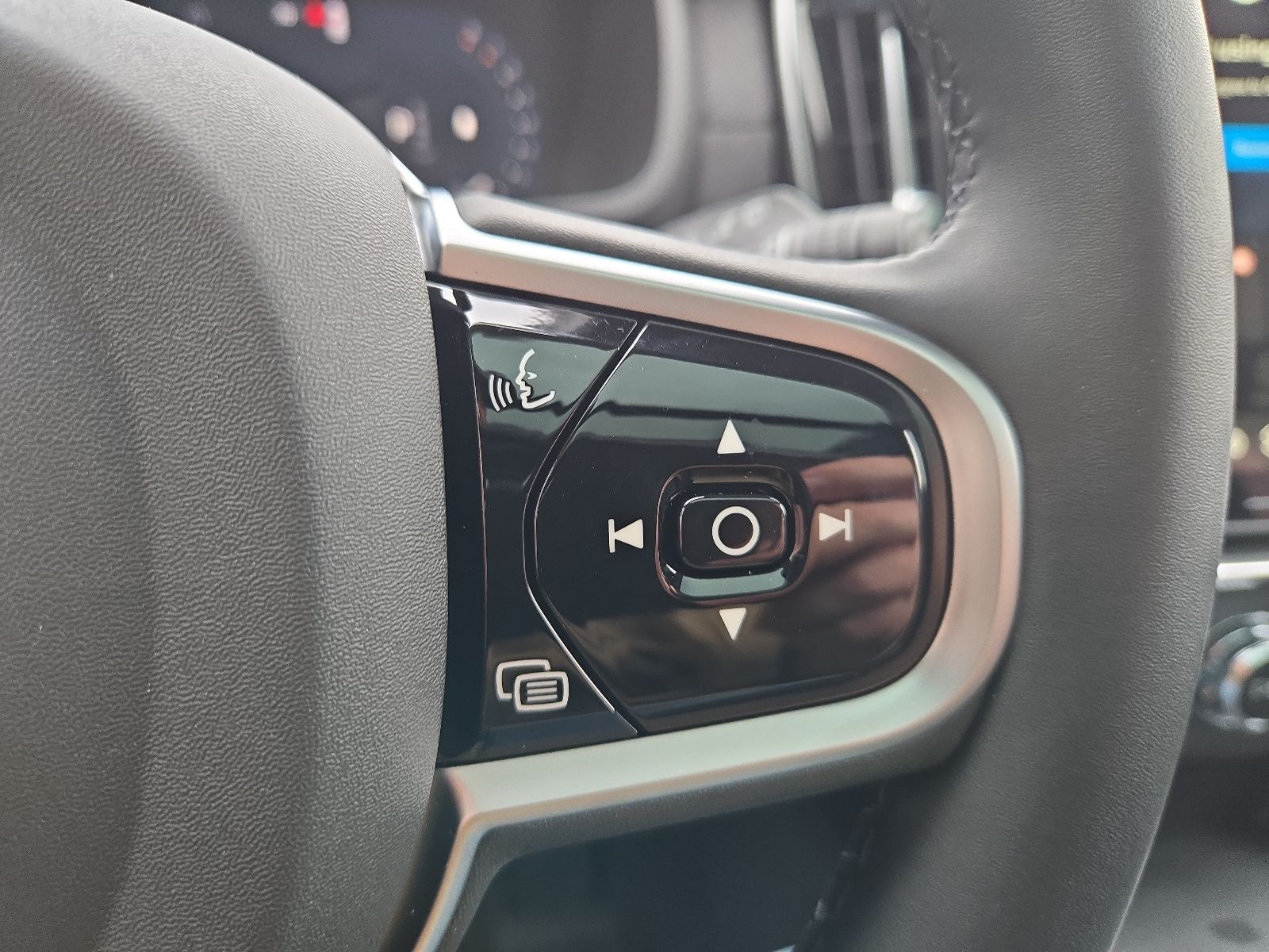2026 Volvo XC90 Plus - Photo 41