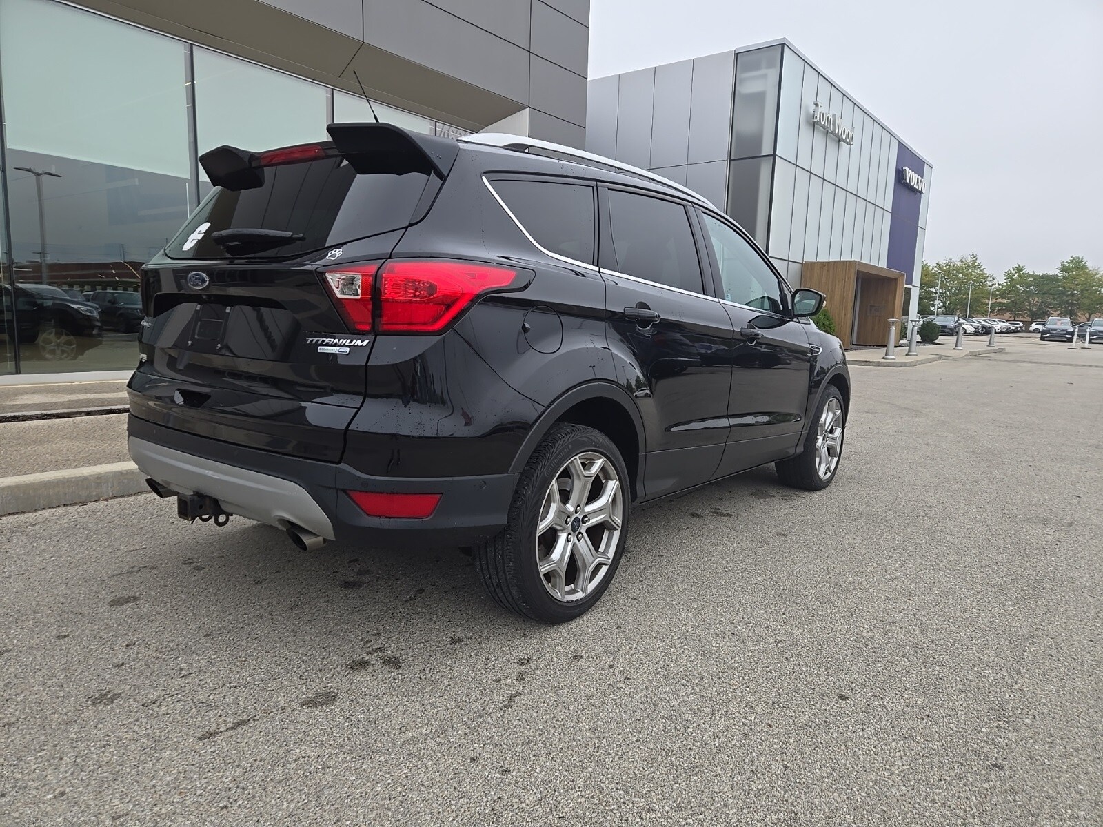 2019 Ford Escape Titanium photo 2