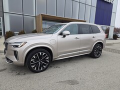 2026 Volvo XC90 plug-in hybrid T8 Plus 7-Seater eAWD SUV