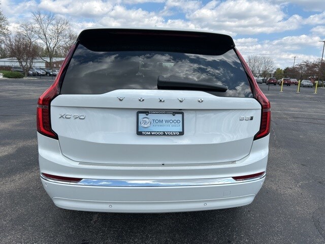2025 Volvo XC90 B5 Core photo 4