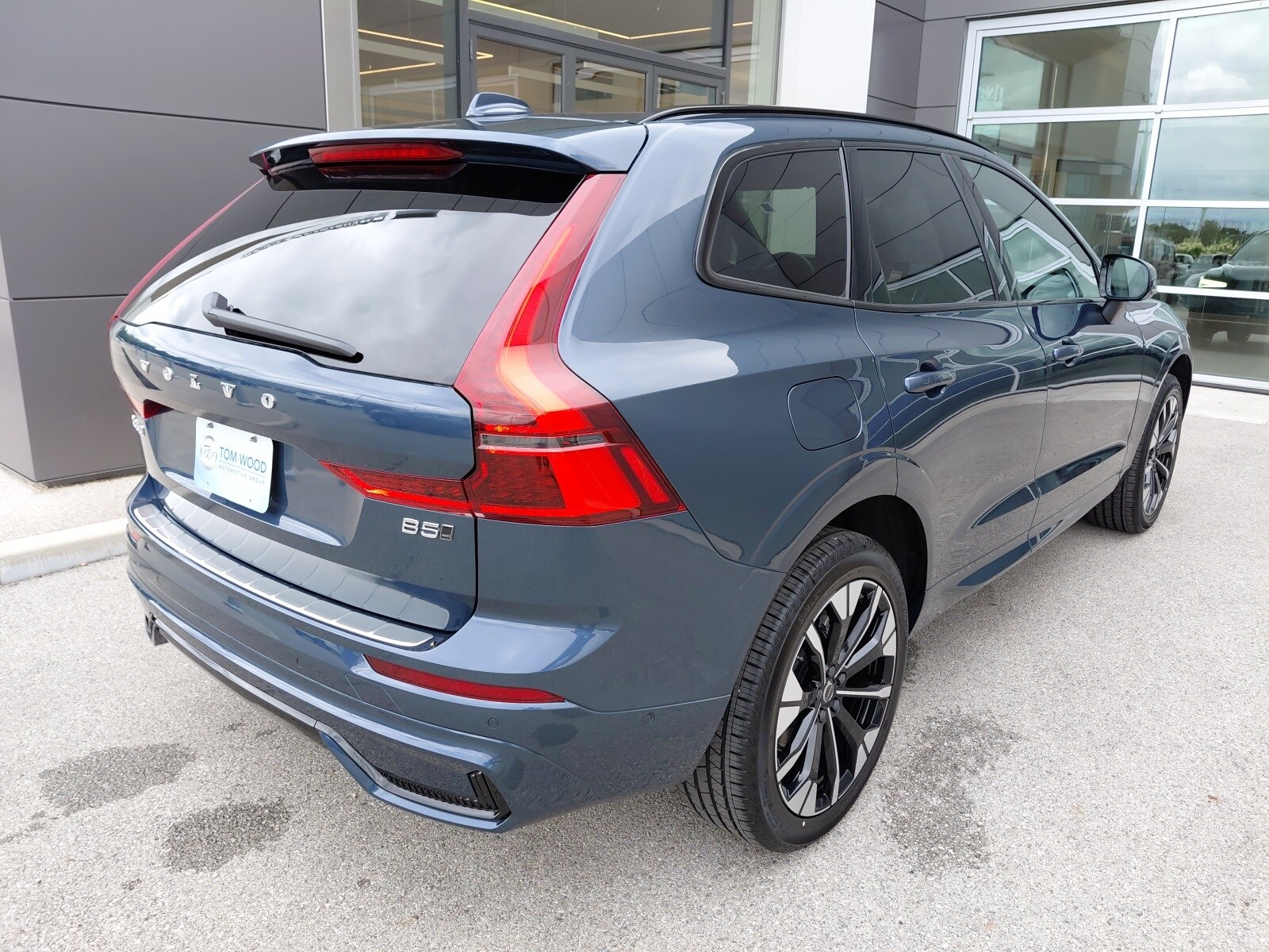 2026 Volvo XC60 B5 Plus photo 2
