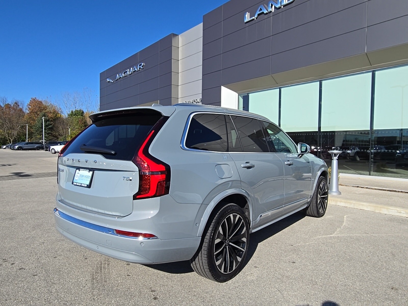 2026 Volvo XC90 T8 Plus photo 2
