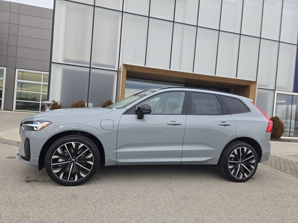 New 2026 Volvo XC60 plug-in hybrid T8 Ultra SUV
