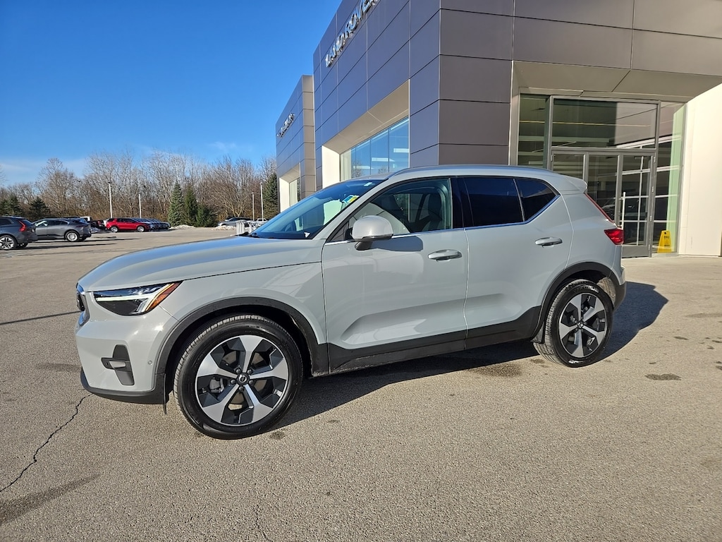 Certified 2025 Volvo XC40 B5 Plus Bright Theme SUV