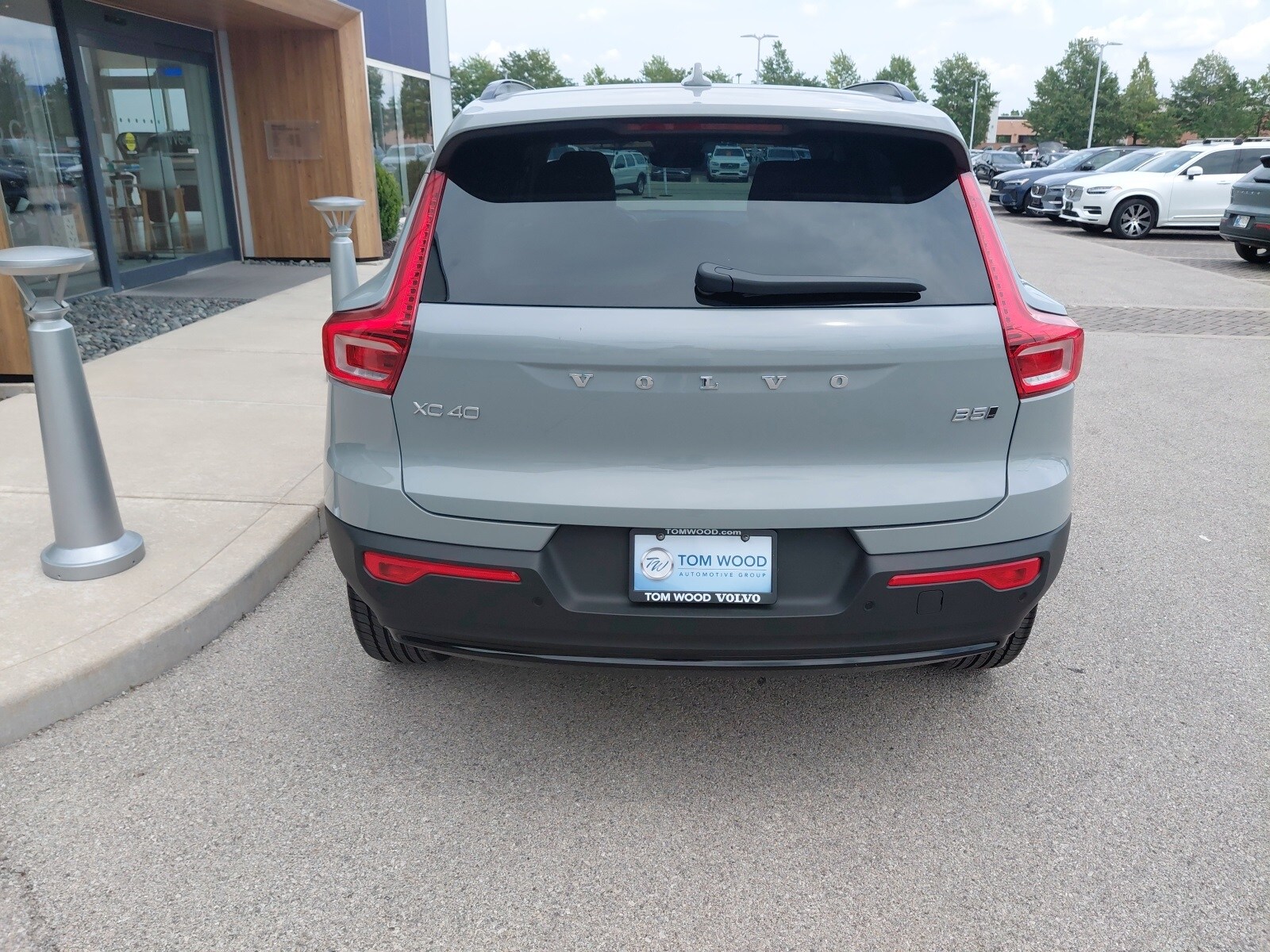2026 Volvo XC40 Plus photo 4