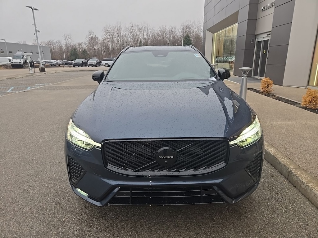 New 2026 Volvo XC60 B5 Ultra Black Edition SUV