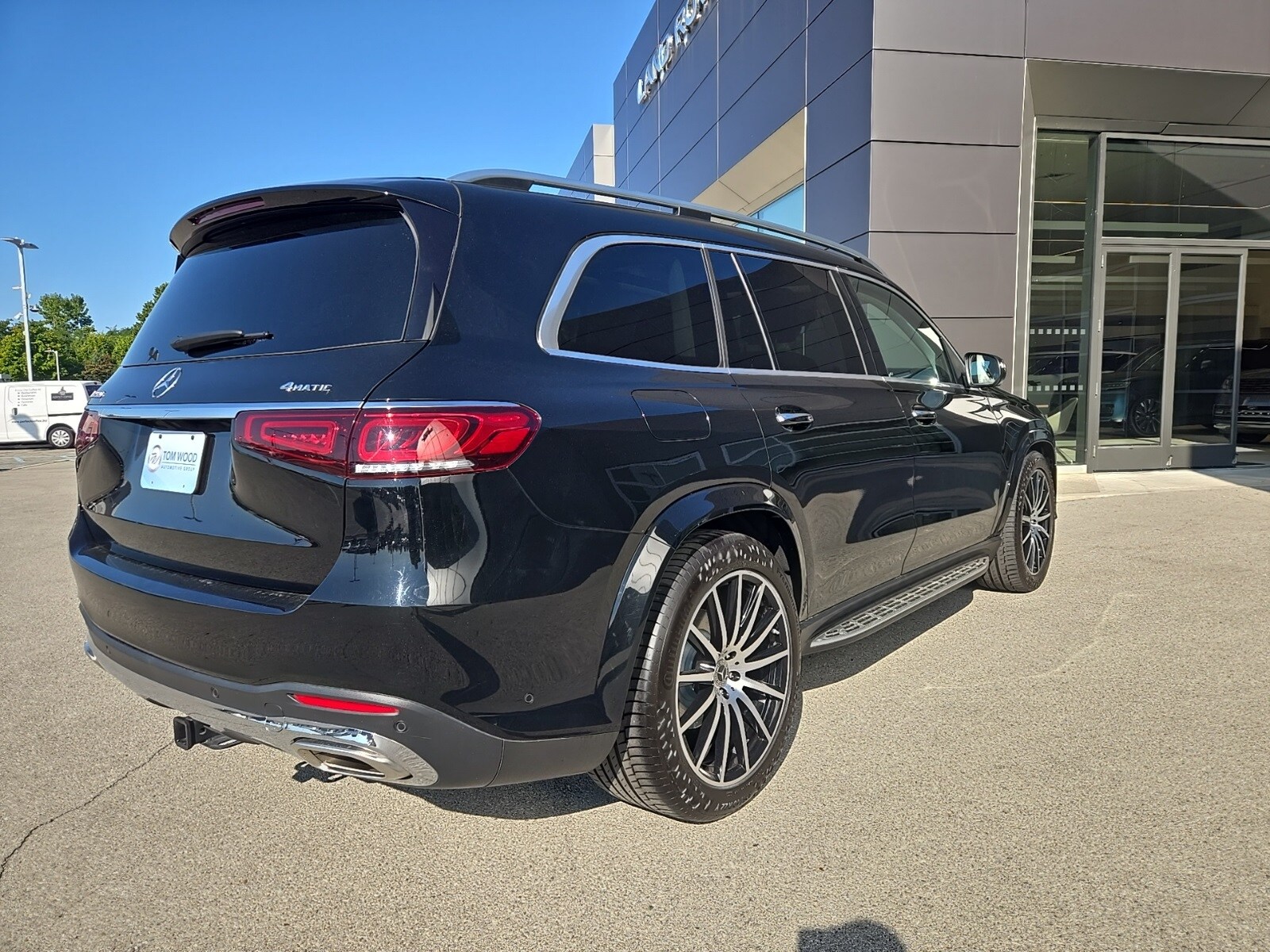 2023 Mercedes Benz GLS 580 4MATIC photo 2