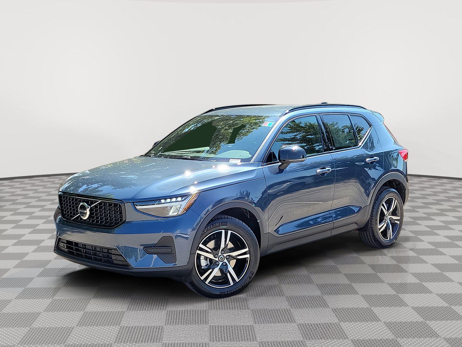 2026 Volvo XC40 Core