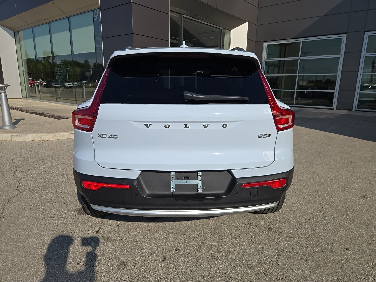 2025 Volvo XC40 Core photo 3
