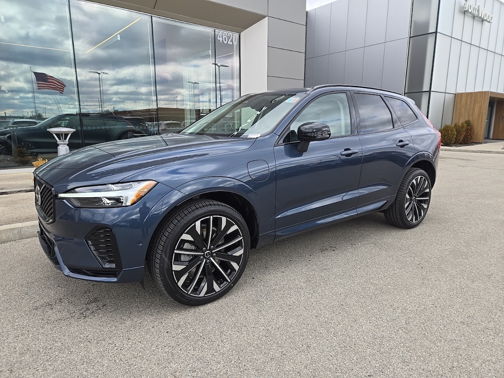 New 2026 Volvo XC60 plug-in hybrid T8 Ultra SUV