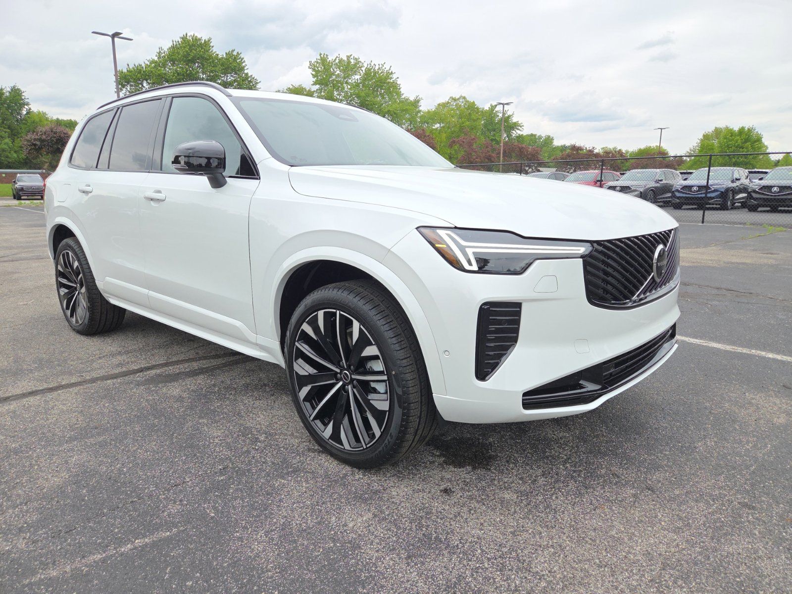2026 Volvo XC90 Ultra - Photo 8