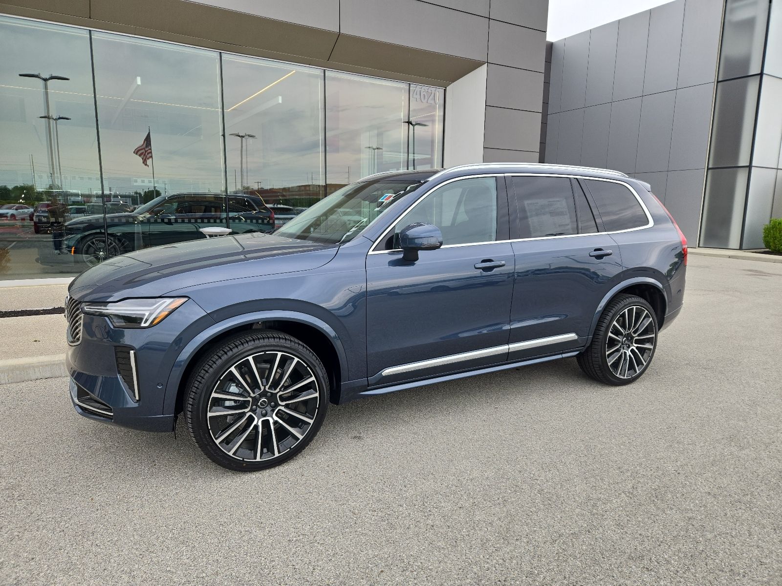 2026 Volvo XC90 Plus - Photo 21