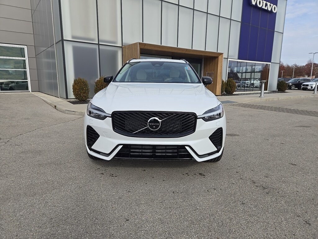 New 2026 Volvo XC60 plug-in hybrid T8 Ultra SUV
