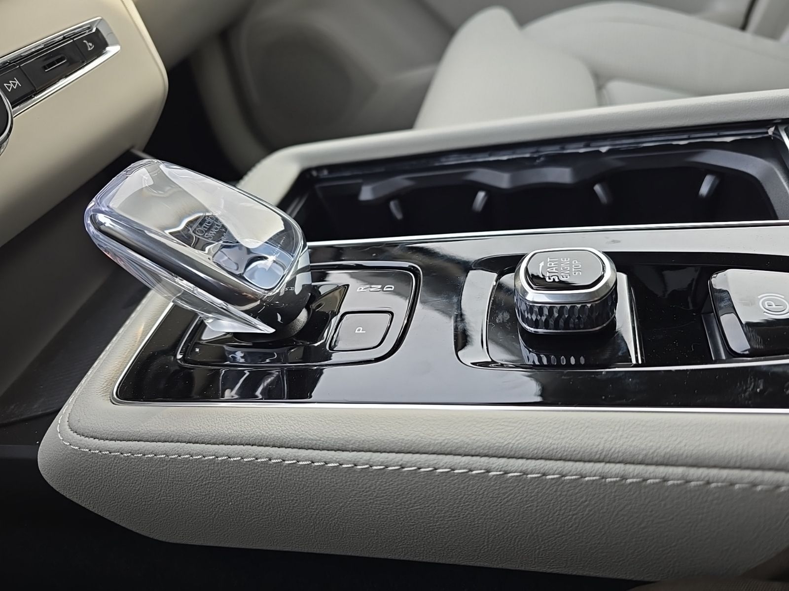2026 Volvo XC90 Ultra - Photo 40