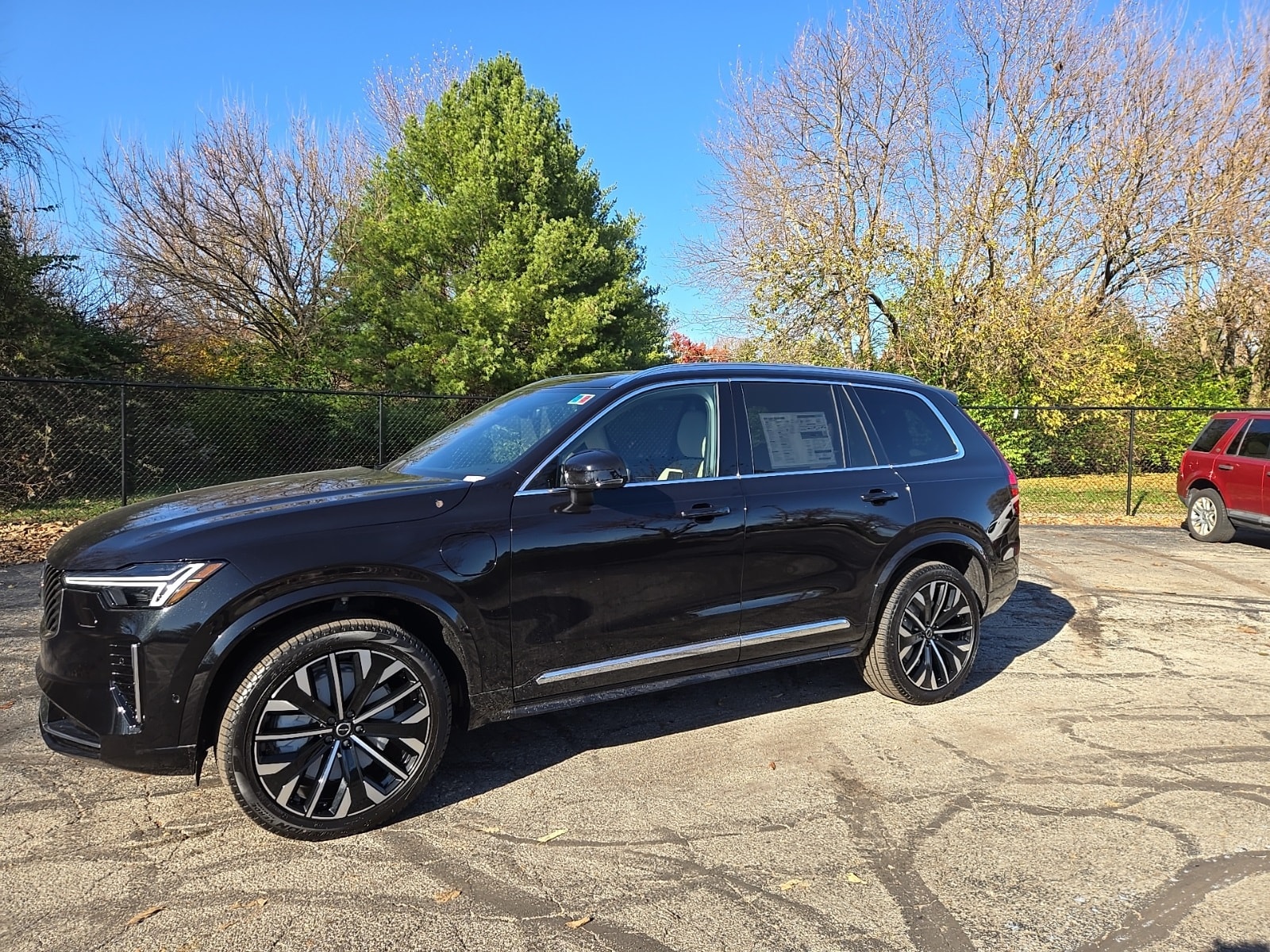 2026 Volvo XC90 Plus's photo