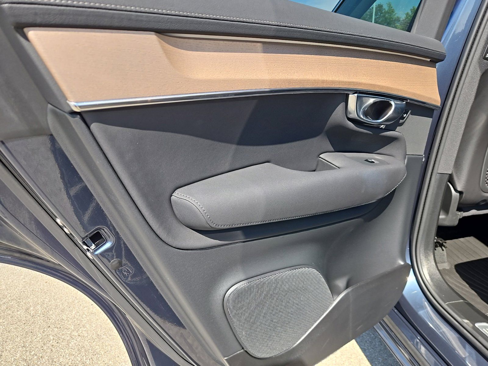 2026 Volvo XC90 Plus - Photo 33
