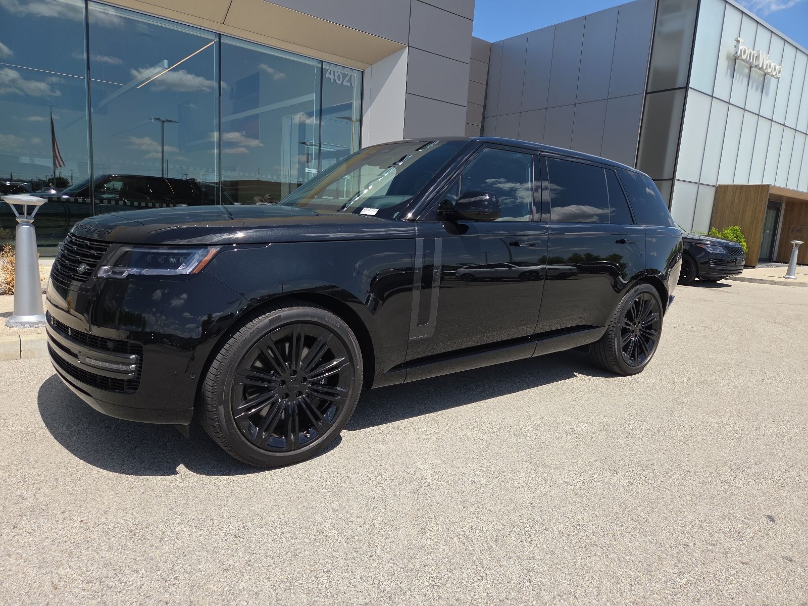 2026 Land Rover Range Rover 4.4 Autobiography LWB 5's photo