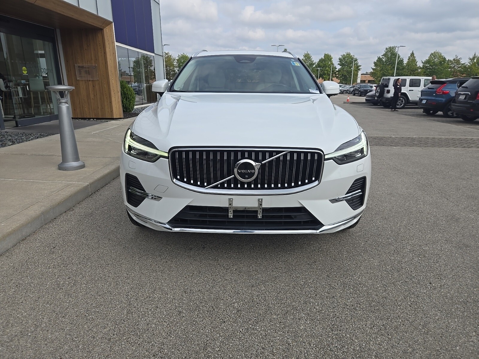 2022 Volvo XC60 Inscription photo 3