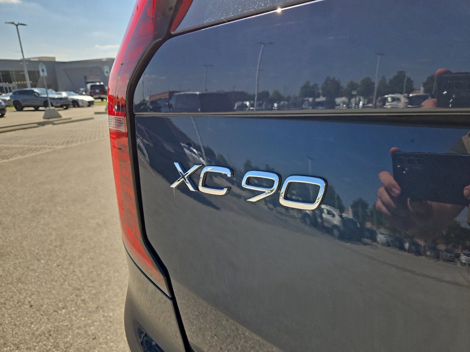 2026 Volvo XC90 Plus - Photo 9