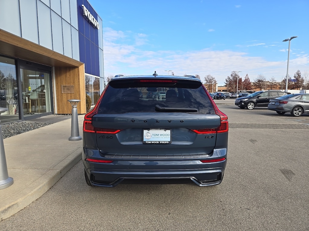 New 2026 Volvo XC60 B5 Ultra Black Edition SUV