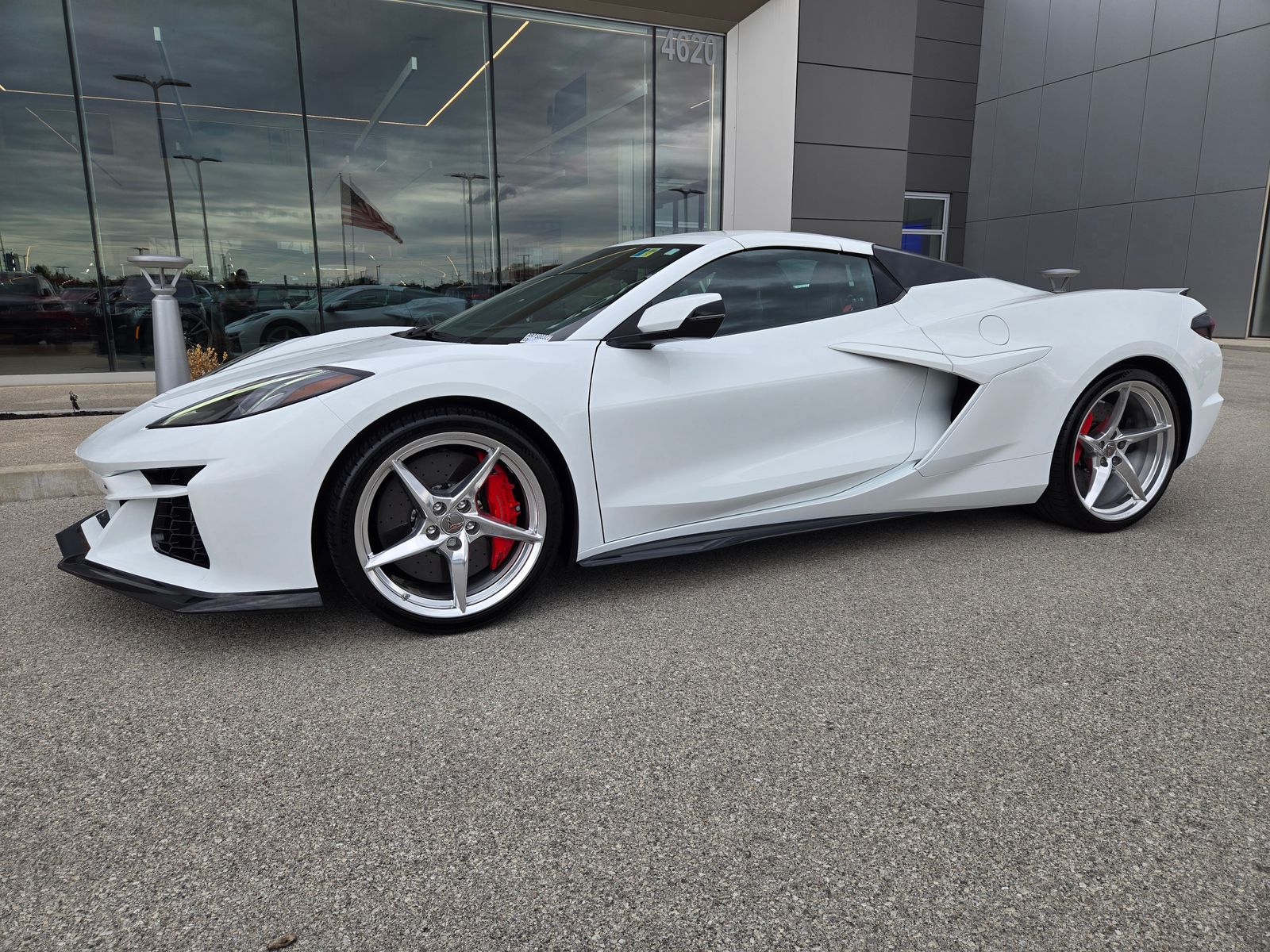 2024 Chevrolet Corvette E-Ray Convertible 3LZ's photo