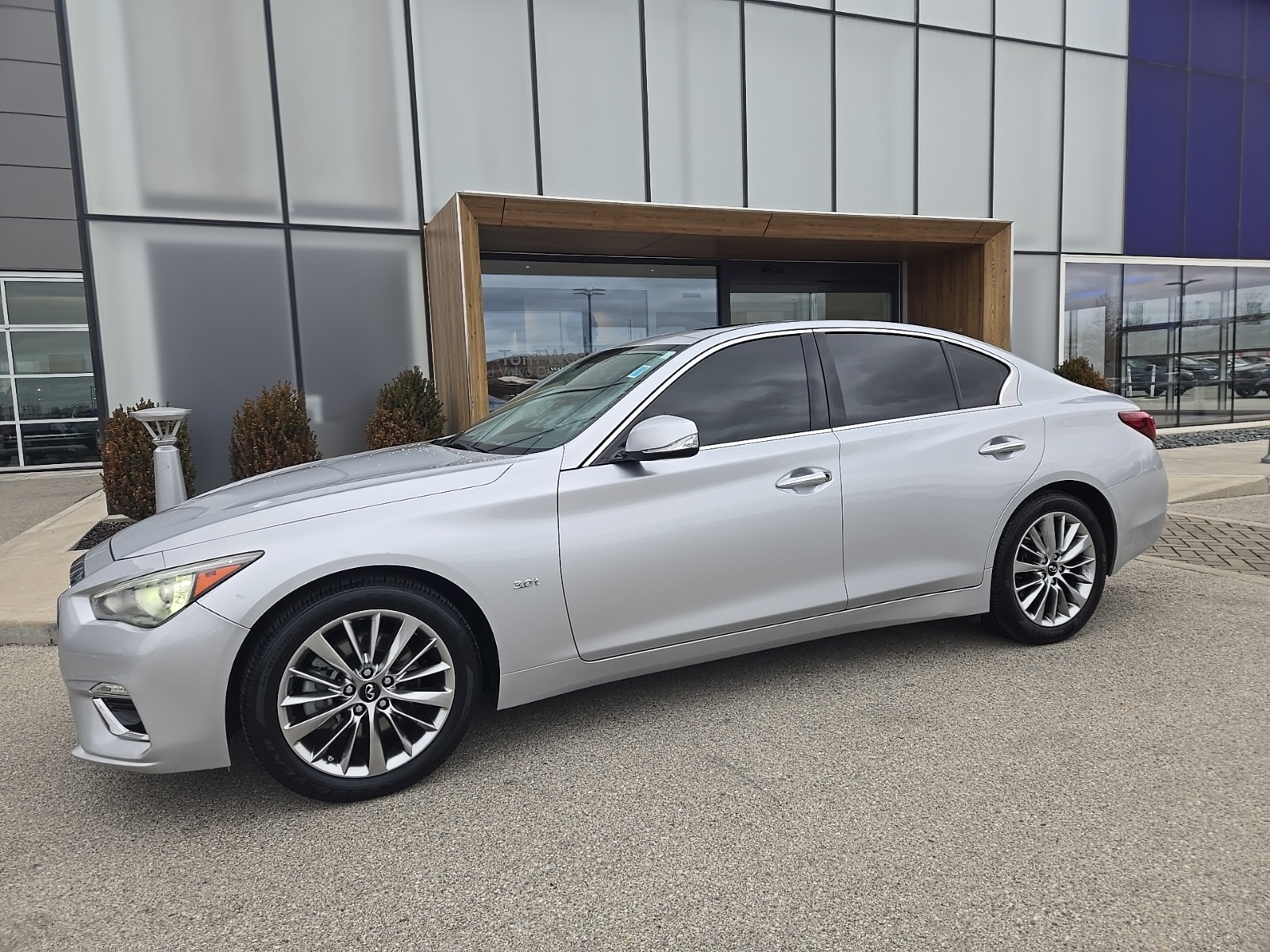 2018 INFINITI Q50 LUXE