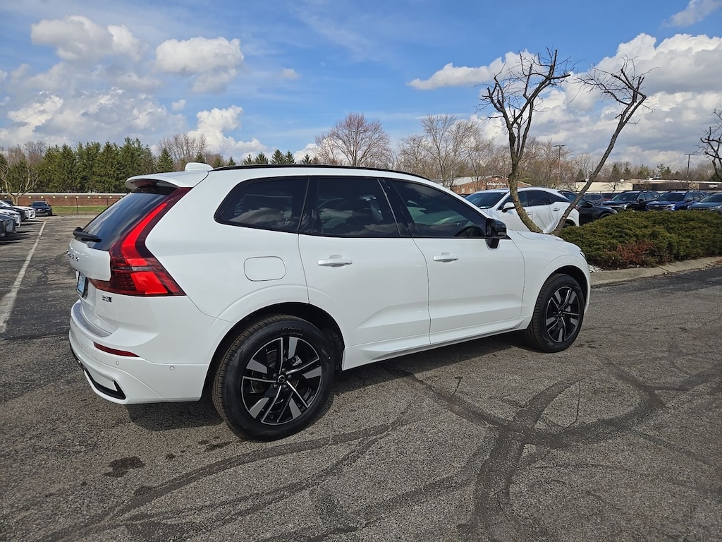 New 2026 Volvo XC60 B5 Plus SUV
